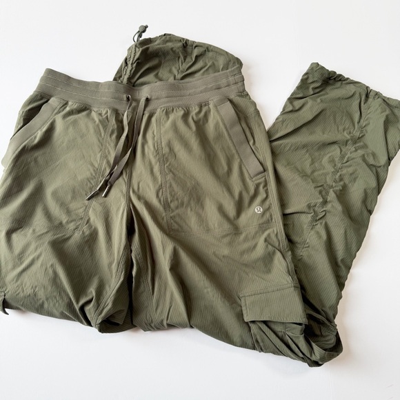 Lululemon Athletica Dance Studio Relaxed-Fit Mid-Rise Cargo Pant Army Green M - Picture 2 of 8